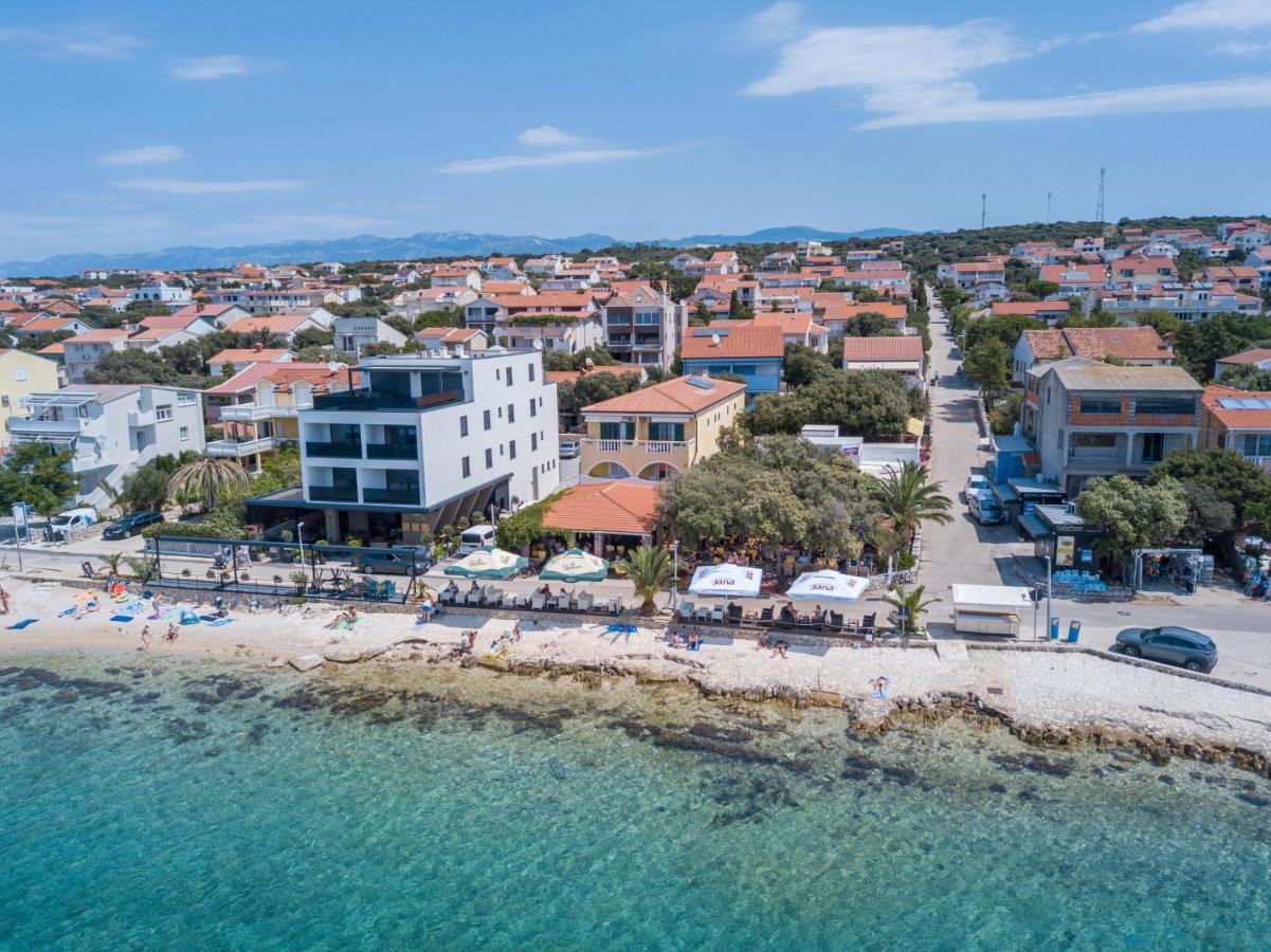Apartmani Plazibat Mandre Exteriör bild