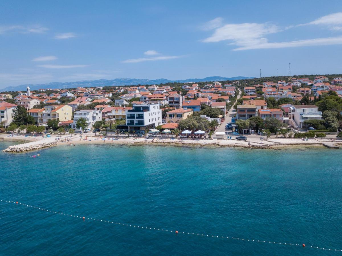 Apartmani Plazibat Mandre Exteriör bild