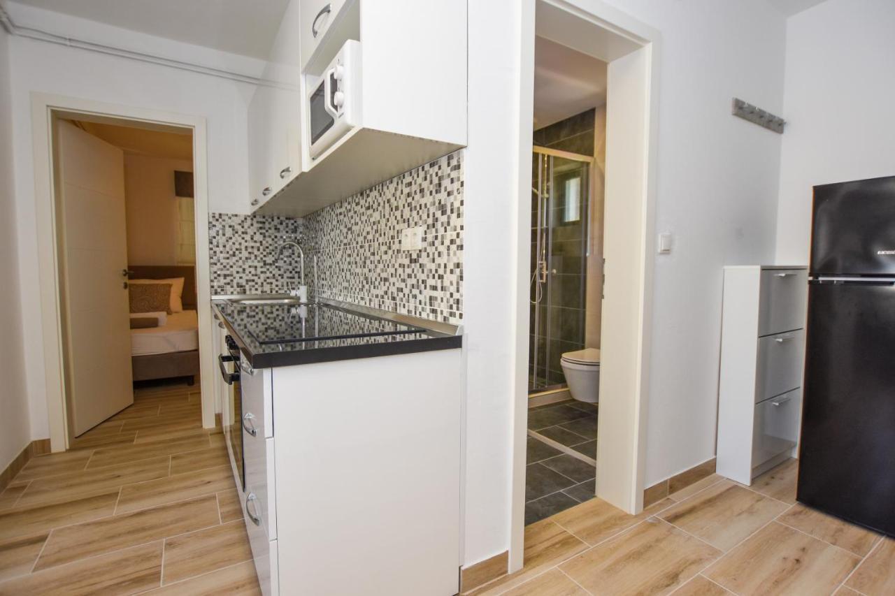Apartmani Plazibat Mandre Exteriör bild