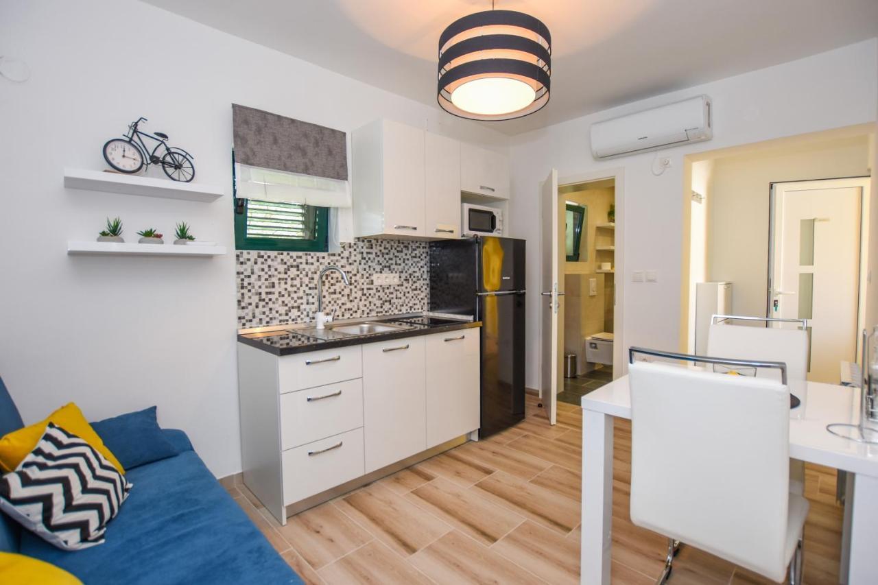 Apartmani Plazibat Mandre Exteriör bild