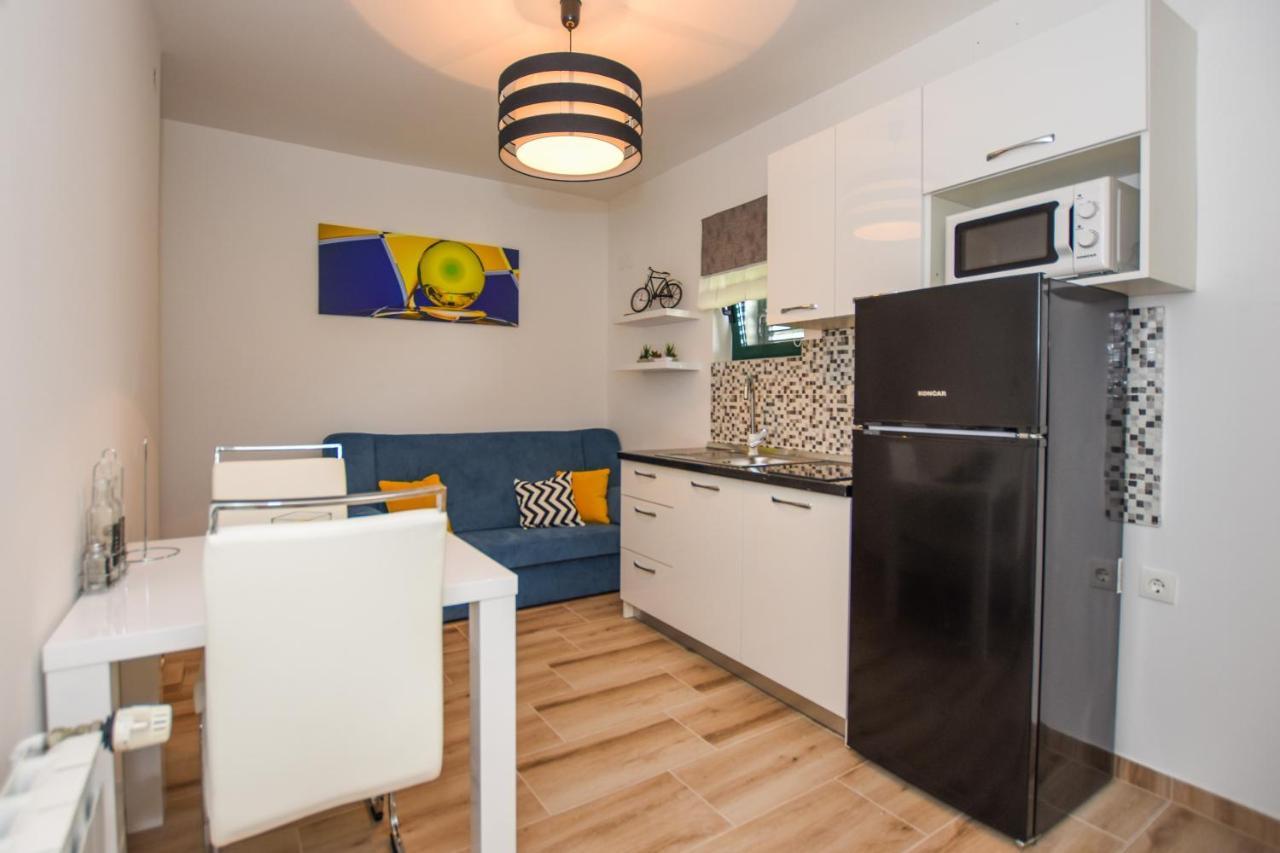 Apartmani Plazibat Mandre Exteriör bild