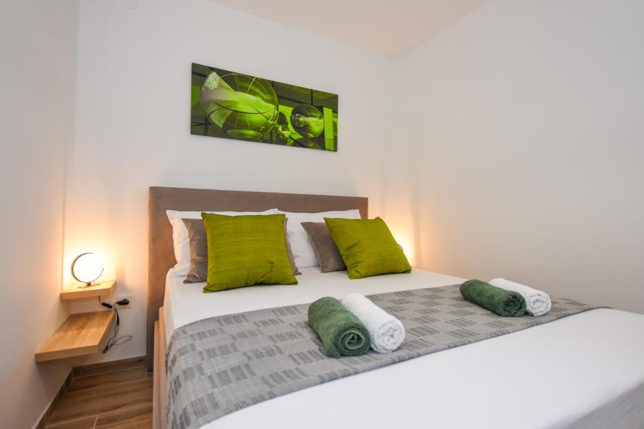 Apartmani Plazibat Mandre Exteriör bild
