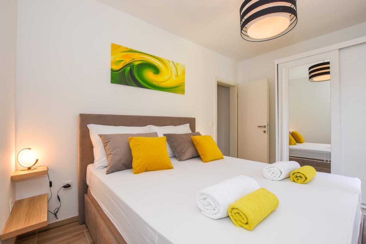 Apartmani Plazibat Mandre Exteriör bild