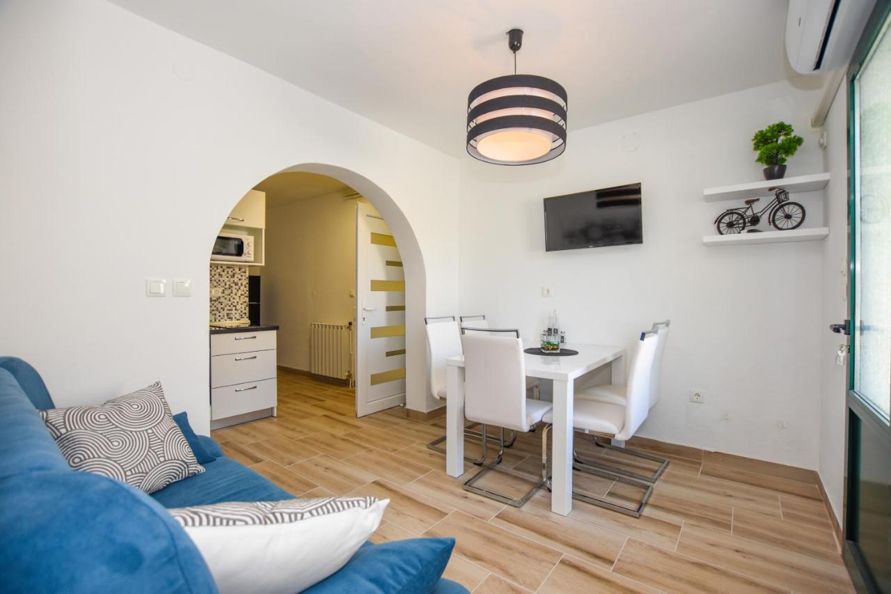 Apartmani Plazibat Mandre Exteriör bild